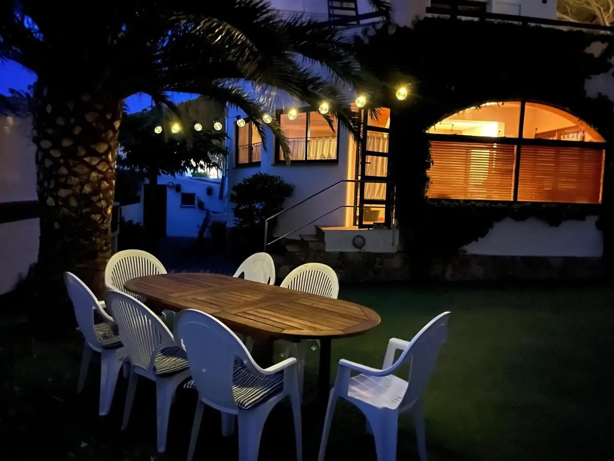 Casa A L'Escala Amb Jardi I Piscina Privada. Villa